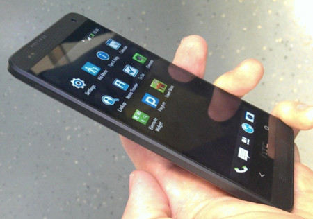 Un HTC One "mini" aparece en imágenes