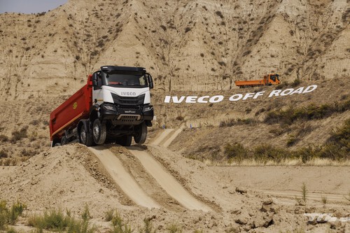 Probamos los camiones más duros de Iveco: unas bestias de carga enormes que puede conducir cualquiera