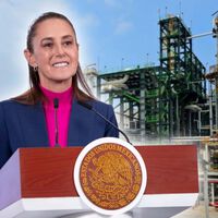 Hace ocho años, la gasolina que usábamos no se refinaba en México. Ahora la fabrica Pemex, según Sheinbaum