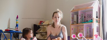 Las sinceras fotos de una madre que muestran la realidad de su lucha contra la depresión postparto