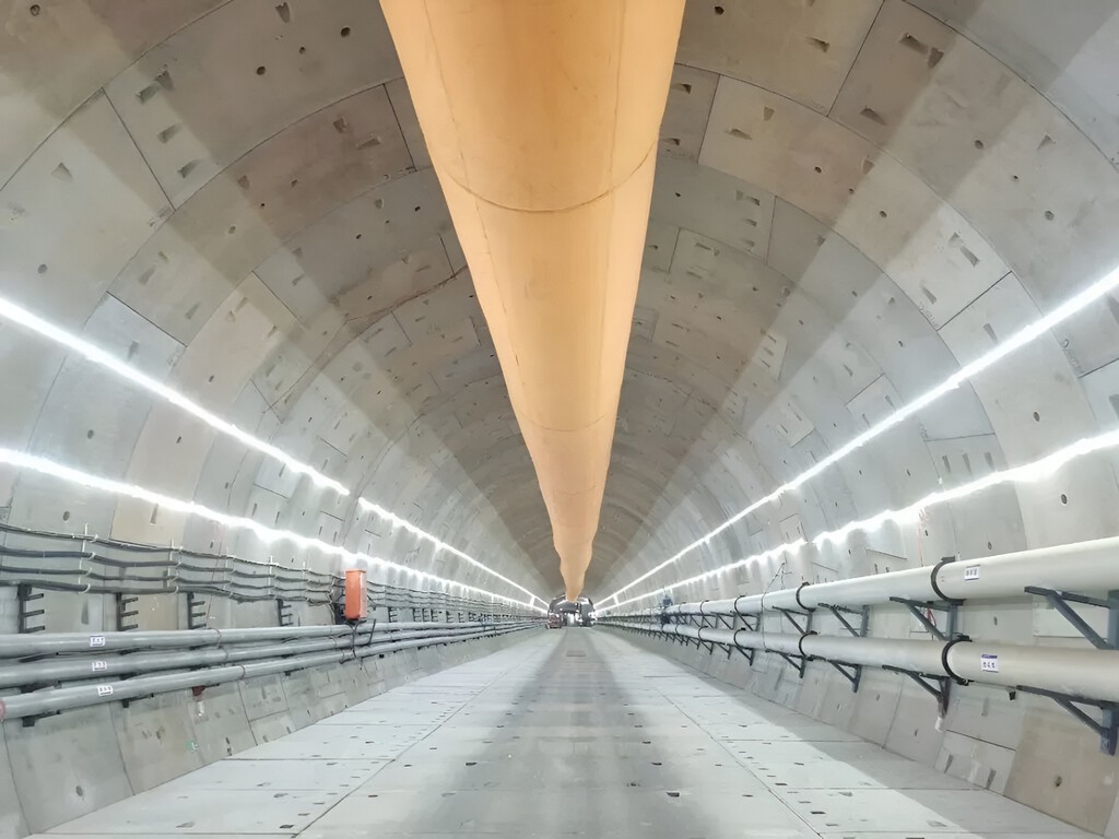China está construyendo un túnel bajo el mar para su alta velocidad. Ya ha alcanzado una profundidad récord
