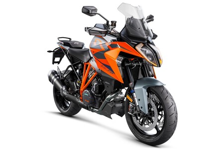 Ktm 1290 Super Duke Gt Fotos Espias 2023 001