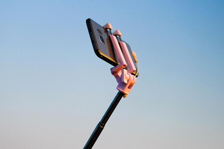 Guía de compras de palos selfies: cómo elegir uno y modelos destacados