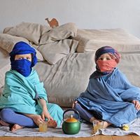 Las divertidas y educativas fotos de la vuelta al mundo de una familia durante el confinamiento