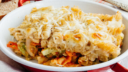 Pasta gratinada con verduras. Receta vegetariana