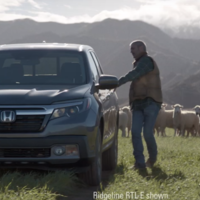 La nueva Honda Ridgeline le enseña a hablar a las ovejas en el comercial del Super Bowl