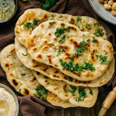 Pan de hierbas en la sartén: el bocado esponjoso que se prepara en pocos minutos y sin horno 