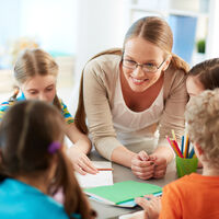 Psicólogo, logopeda y pedagogo infantil: ¿qué hace cada profesional y cuáles son sus diferencias? 