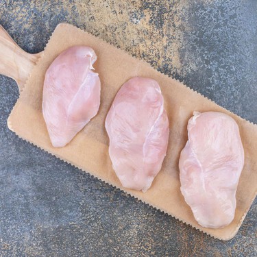 Qué son las líneas blancas de las pechugas de pollo y por qué deberíamos o no quitarlas