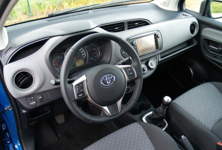 Toyota Yaris 90d 5p Active Prueba 06