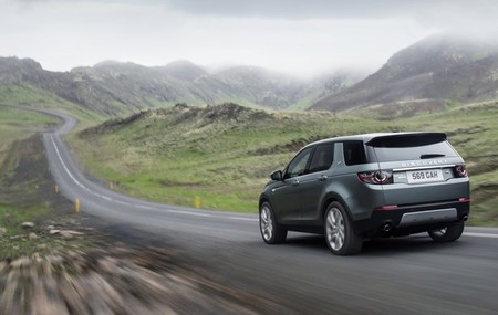 landrover-discovery-sport-2015-650-14.jpg