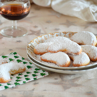 Vanillekipferl, las típicas galletas de Navidad tradicionales de Alemania, Austria y Suiza con forma de media luna