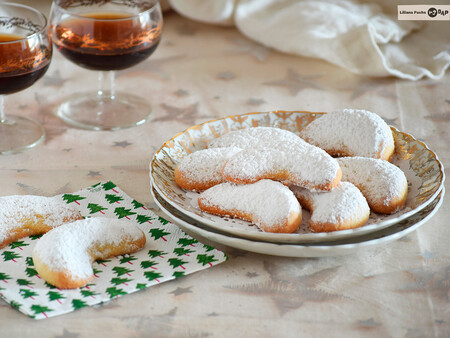 Vanillekipferl, las típicas galletas de Navidad tradicionales de Alemania, Austria y Suiza con forma de media luna