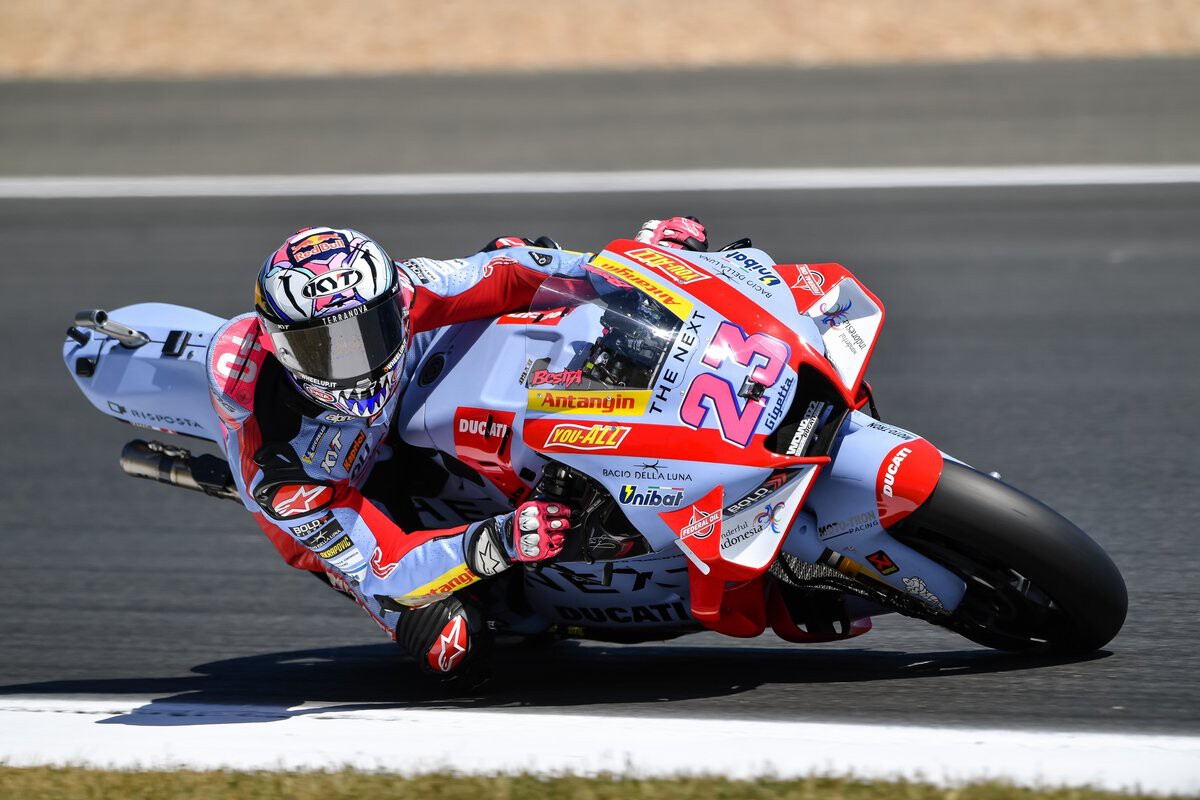 Enea Bastianini caza su tercera victoria, Pecco Bagnaia la lía y Suzuki se va antes también en Le Mans