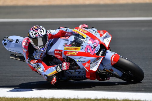 Enea Bastianini caza su tercera victoria, Pecco Bagnaia la lía y Suzuki se va antes también en Le Mans