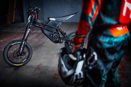 Kuberg ya tiene lista su Freeride, un híbrido entre bici y moto de cross