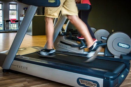 Correr en la cinta o correr al aire libre: qué te aporta cada una de estas opciones