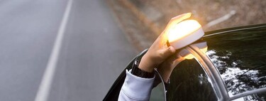 Vodafone diseña junto a una empresa española la primera luz conectada con la DGT para sustituir a los triángulos de emergencia