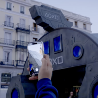 Las ciudades se están convirtiendo en parques temáticos. La "nave" que ha aterrizado en Madrid es el último ejemplo