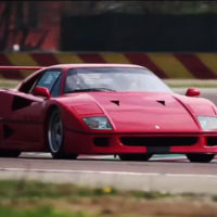 Dario Benuzzi se da un festín con los Ferrari F40, F50, Enzo y LaFerrari mientras tú los ves pasar
