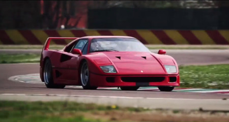 Dario Benuzzi se da un festín con los Ferrari F40, F50, Enzo y LaFerrari mientras tú los ves pasar