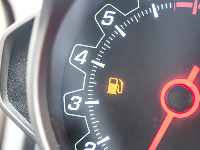 ¿Cómo sufre tu coche cuando circulas con el depósito de reserva? 