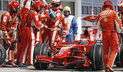 ¿Cómo adelantó Raikkonen a Alonso en la segunda parada?