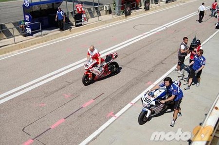 Superbikes Valencia 2010, domingo de carreras