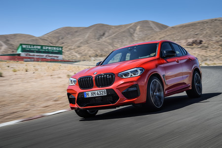 BMW X4 M Competition en curva