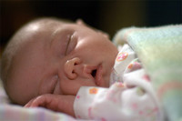 ¿Qué hago? Se tumba boca abajo para dormir