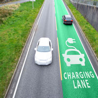 BMW tiene una idea para acelerar las ventas de autos eléctricos: ponerle un carril exclusivo en carreteras