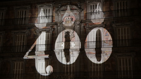Queda inaugurado el IV centenario de la Plaza Mayor de Madrid con un increíble vídeo mapping 360º