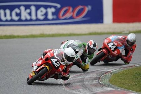 Rins, Torres, Forés y Menchén vencen la carrera inaugural del CEV