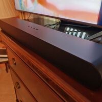 Un pequeño (y molesto) eco me está sacando de mis casillas con mi nueva barra de sonido. La solución no puede ser más sencilla