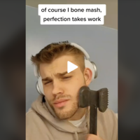 'Bone smashing' o romperse la cara a martillazos para ser más guapo: el falso reto viral de Tik Tok que podría ser muy peligroso 