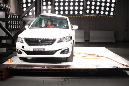 Peugeot 301 Latin Ncap 24