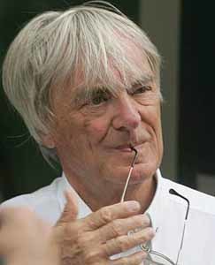 Ecclestone cree que Alonso y Kubica son superiores a Hamilton