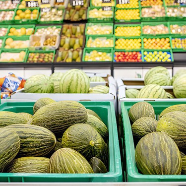 Ni dar palmaditas ni menearlos: cómo distinguir un buen melón y acertar siempre 