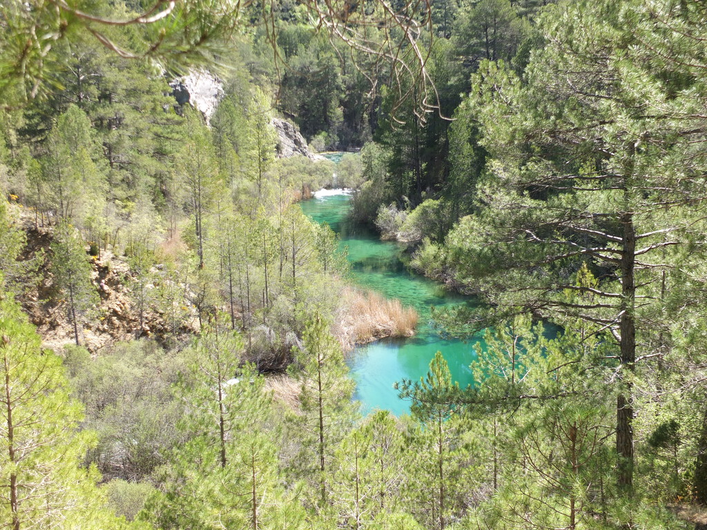 La ruta de senderismo más impresionante de Castilla-La Mancha parte de una laguna y atraviesa un Parque Natural hasta una cascada imponente 
