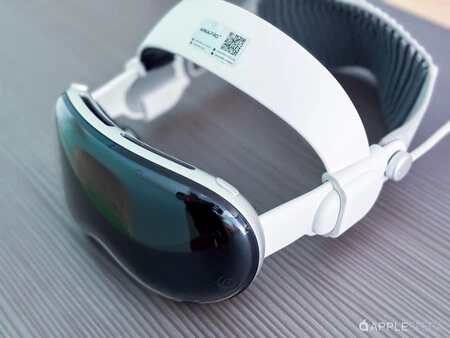 ライトシールを使用せずに Apple Vision Pro を使用し、ANNAPRO A1 を使用すると、没入型空間の視野が向上します。