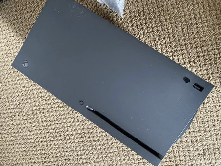 Estas son las primeras fotos del prototipo de la Xbox Series X según una filtración