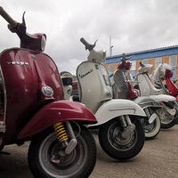 Vespa solo hay una: Piaggio le gana la surrealista batalla legal a los chinos que reclamaron como suyo un scooter