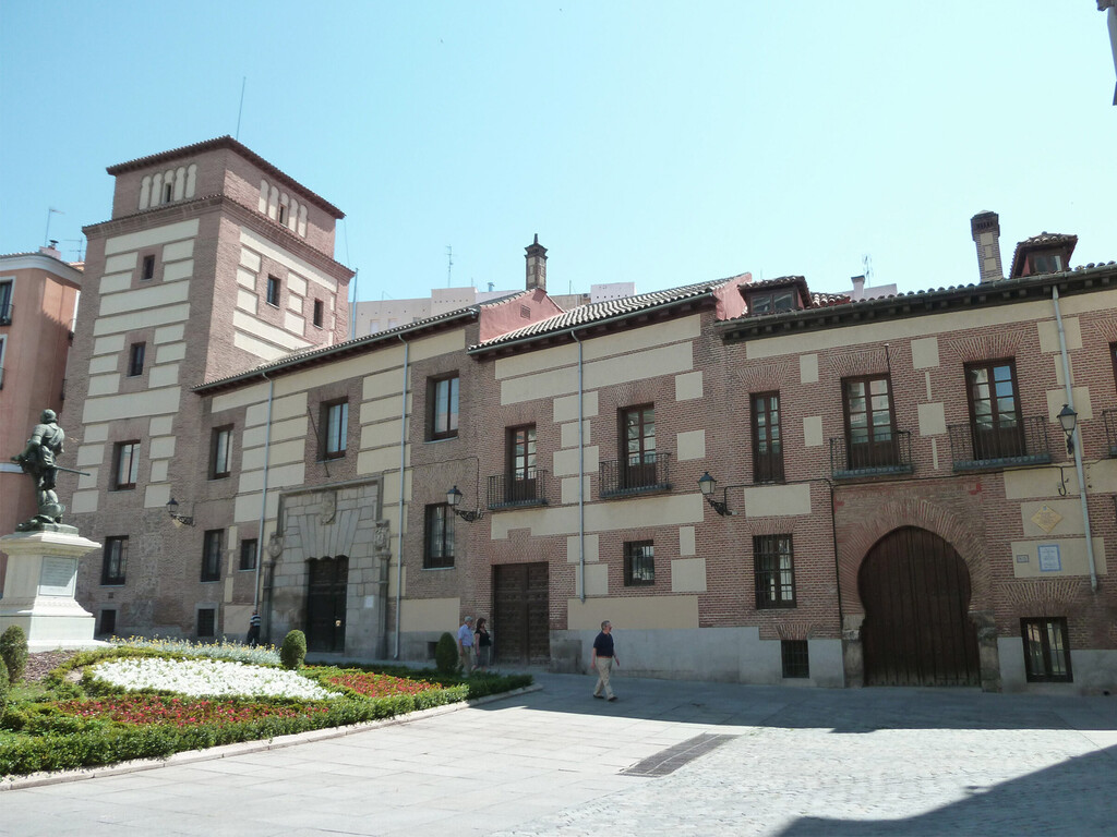 Fue el rascacielos del Madrid de los Austrias, prisión real y su edificio más antiguo: hoy es un icono del pasado medieval de la capital