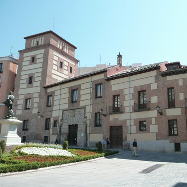 Fue el rascacielos del Madrid de los Austrias, prisión real y su edificio más antiguo: hoy es un icono del pasado medieval de la capital 