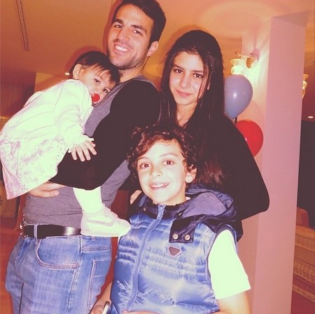 A Cesc Fábregas no le faltaron las felicitaciones familiares por su cumpleaños