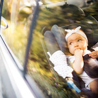 Ni cinco minutos: jamás dejes a un bebé encerrado en el coche