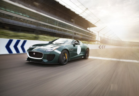 Hoy es un buen día para imaginar cómo será el Jaguar F-Type SVR