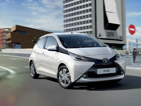 Toyota Aygo 2014 Exterior Tme 002 A Full Tcm 1014 98048