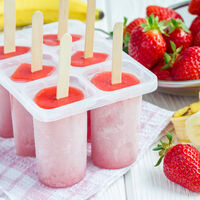 Polos caseros de fruta. Receta saludable para niños en verano