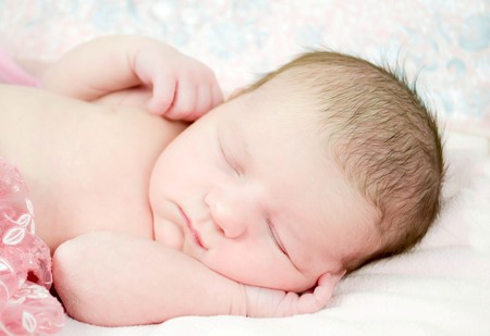 Eligiendo el nombre del bebé: ¿cuántas personas se llaman igual y qué edad tienen?